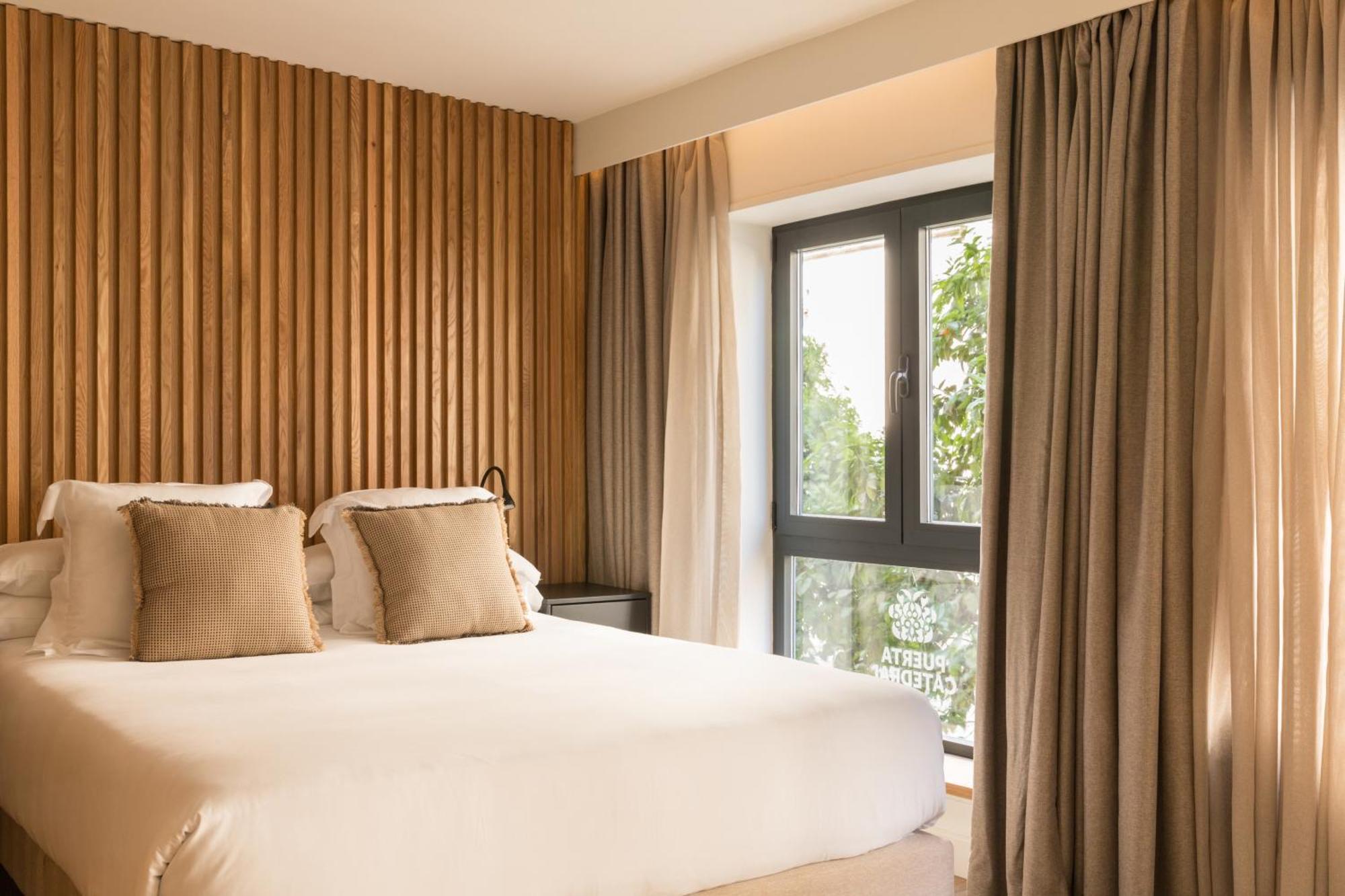 Puerta Catedral Suites Sevilla Szoba fotó