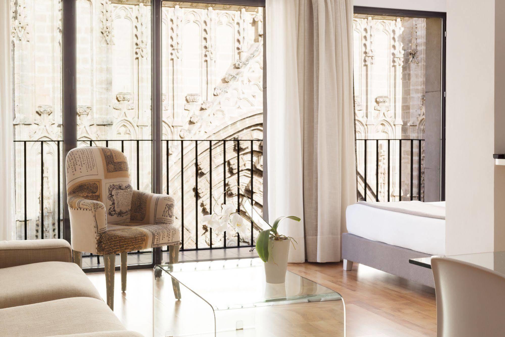 Puerta Catedral Suites Sevilla Kültér fotó