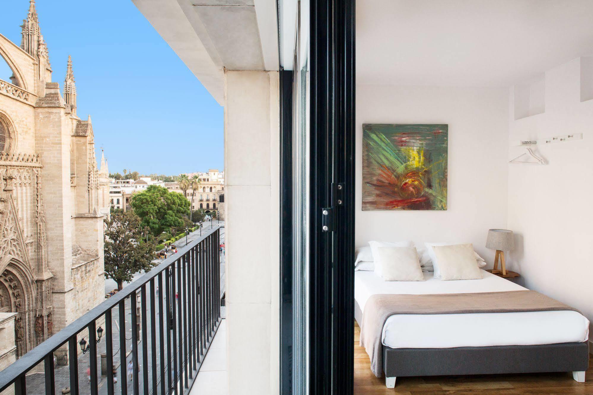 Puerta Catedral Suites Sevilla Kültér fotó