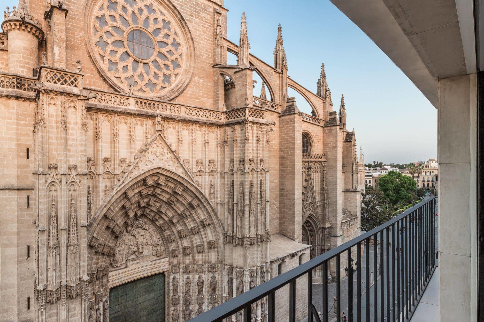 Puerta Catedral Suites Sevilla Kültér fotó
